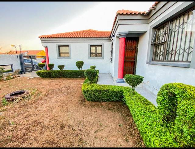3 BEDROOM HOUSE FOR SALE IN RETHABILE GARDENS